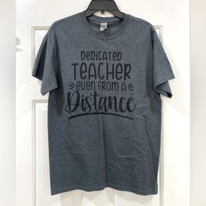 GILDAN DARK GREY TEACHER LOGO T-SHIRT- MEDIUM
